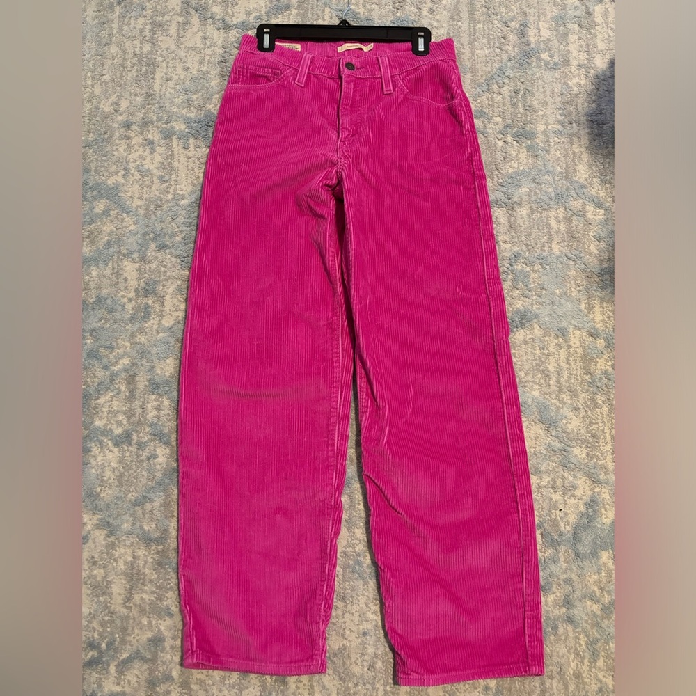 Brand new never worn Levi’s baggy dad corduroy women’s pants size 25